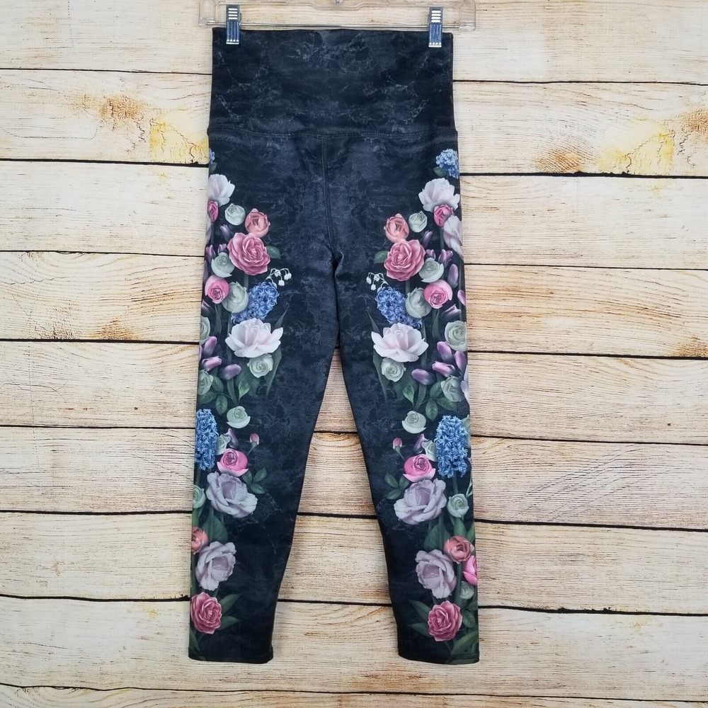 Evolution and Creation Leggings Size S Capri High Rise Black Marble Swirl Roses - Picture 6 of 6